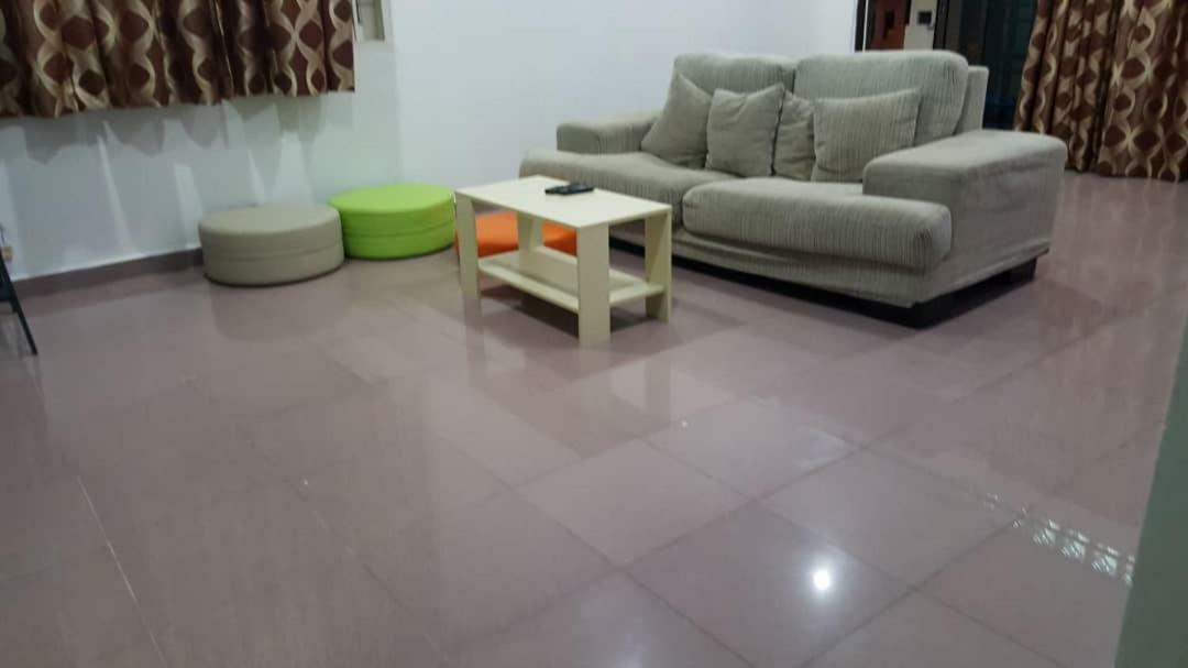 The Garden Vacation Home Lumut Bagian luar foto